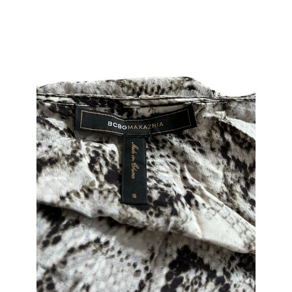BCBGMaxazria 100% silk short sleeve snake print surplice faux wrap top small - Picture 3 of 5